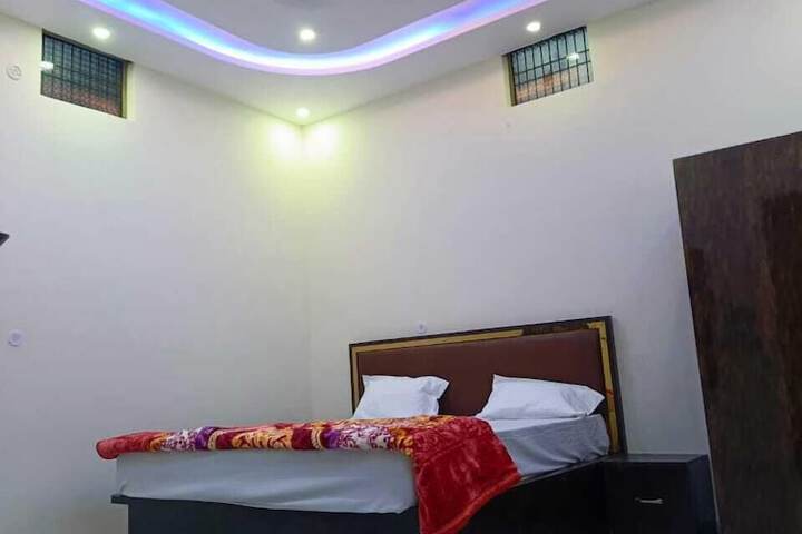 Room 2 of 6