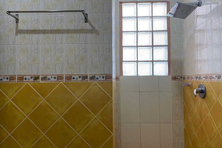 Room 19 of 28