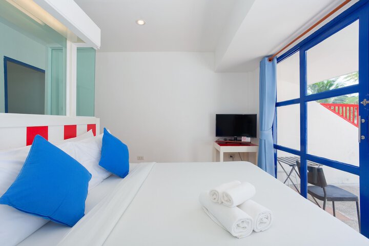 Room 12 of 34