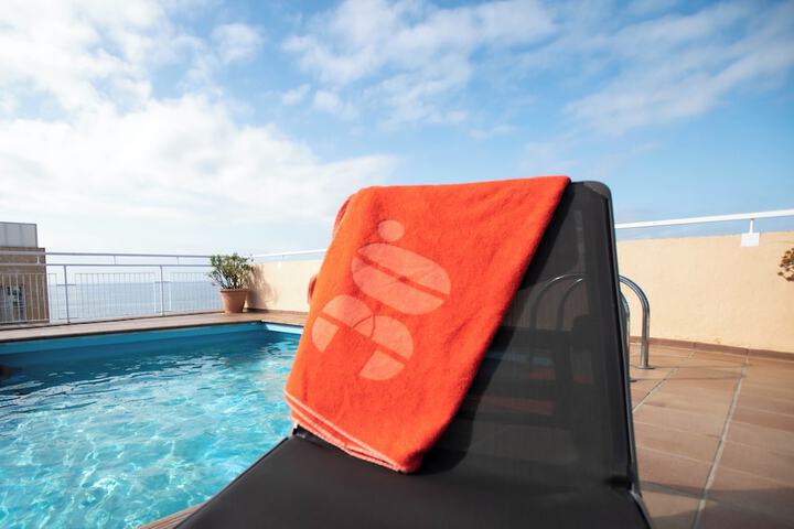 Pools & Facilities