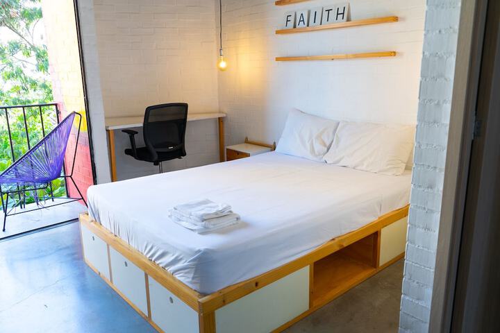 Room 8 of 31