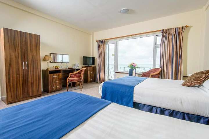 Room 5 of 18