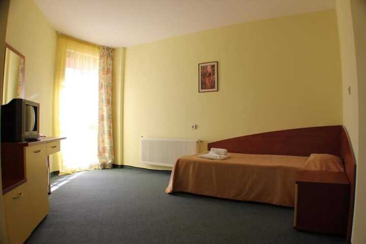 Room 15 of 61