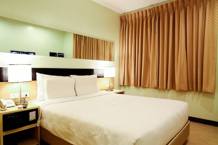 Room 12 of 31