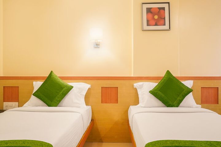Room 13 of 40