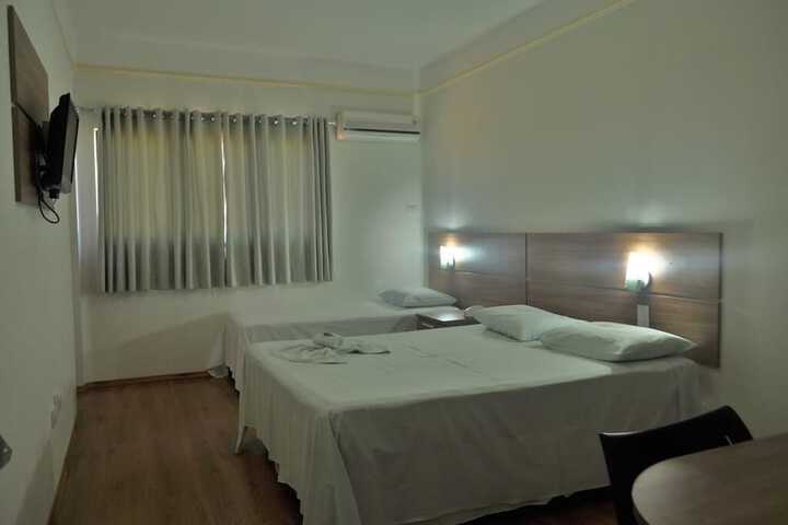 Room 4 of 11