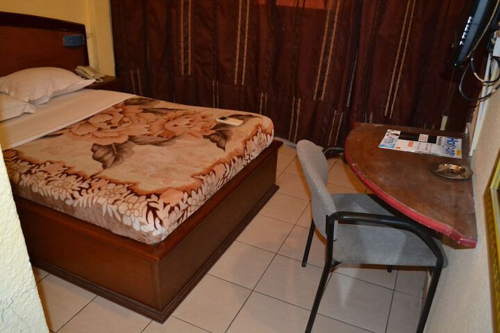 Room 14 of 31