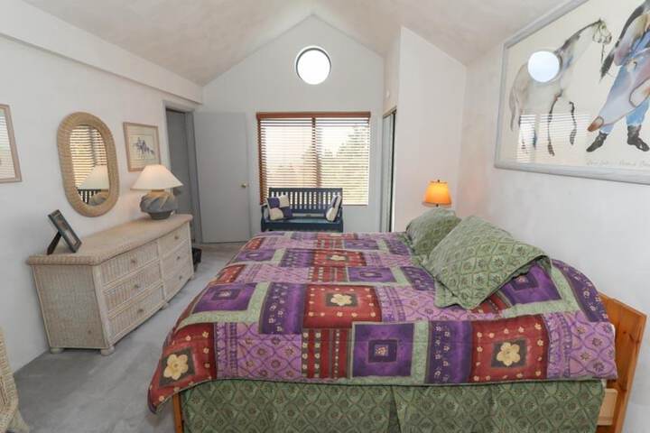 1 Bedroom Mountain Deluxe Villa King Bed Sofa (50 of 108)