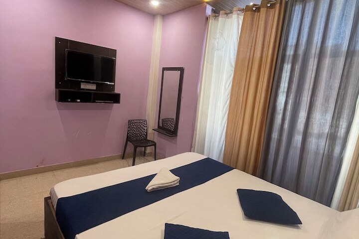 Room 6 of 44