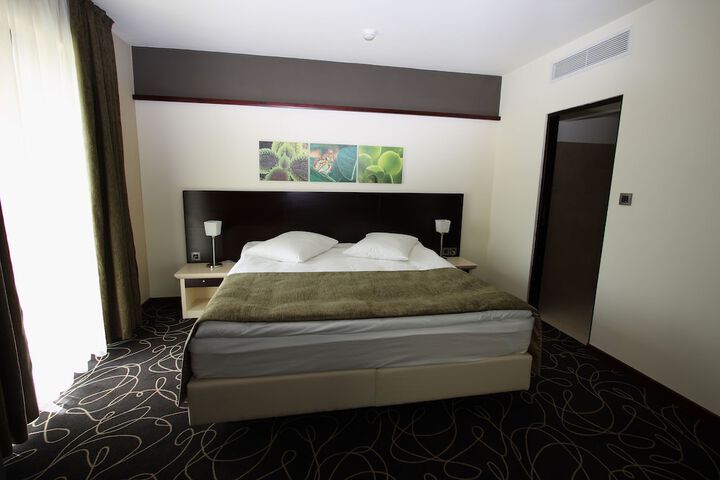 Room 20 of 144