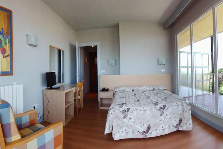 Room 8 of 40