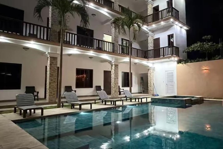 Pool 15 of 17
