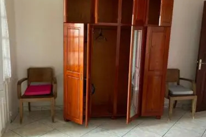 Room 3 of 9