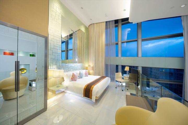Room 42 of 112