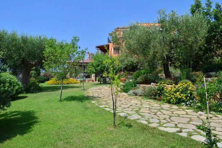 Photo 18