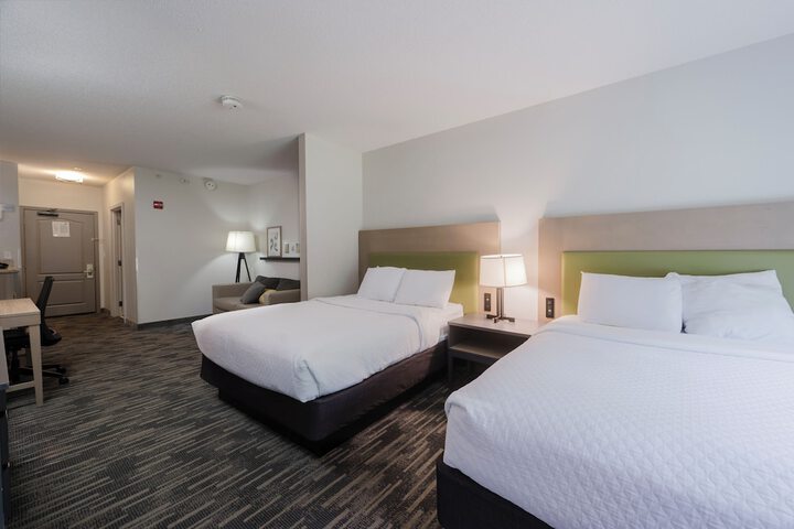 2 Queen Beds (11 of 42)
