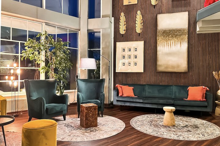 Hotel Interior 7 of 91