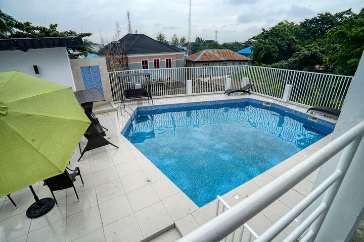 Pool 21 of 37