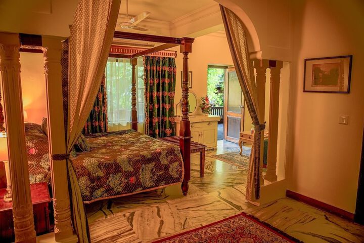 Room 25 of 47