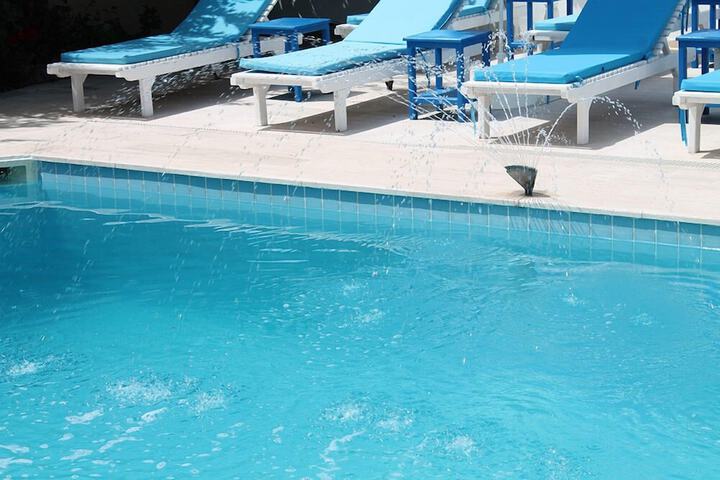 Pool 24 of 51