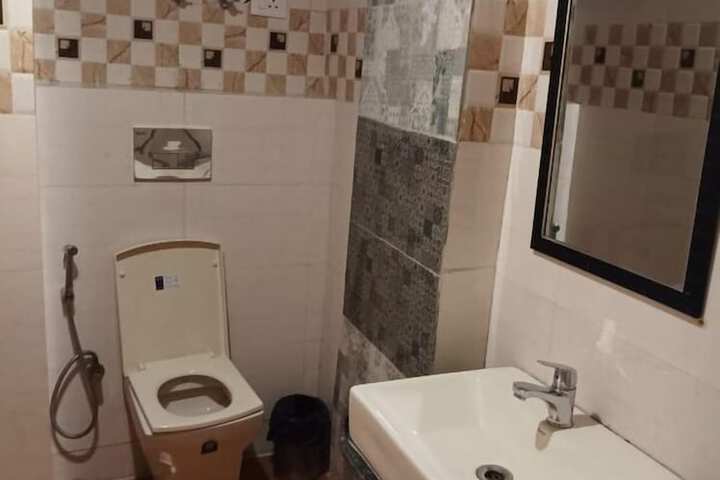 Room 17 of 22