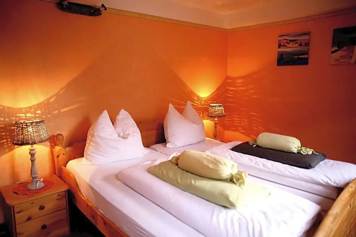Room 3 of 12