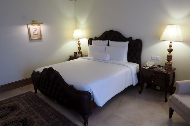 Room 15 of 80