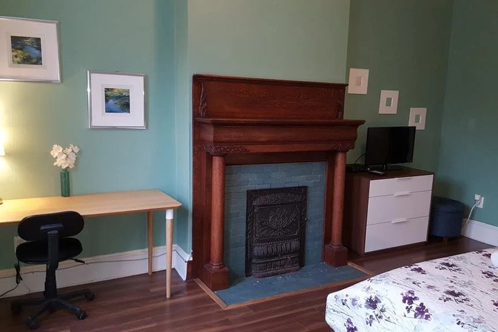 Room 3 of 28
