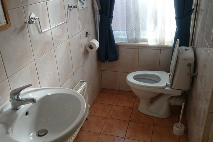 Room 99 of 109