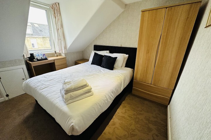Room 21 of 25