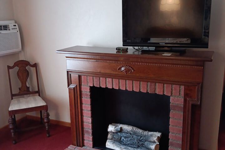 Room 15 of 38