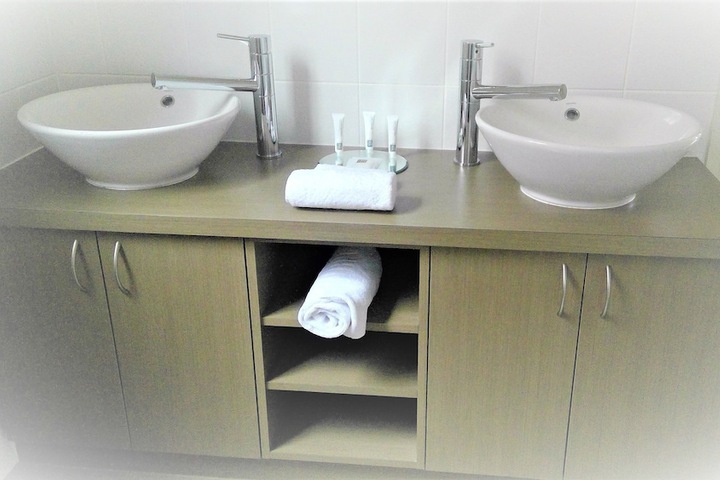 Room 9 of 34