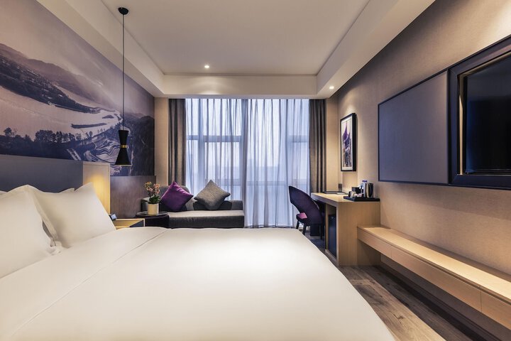 Room 21 of 77