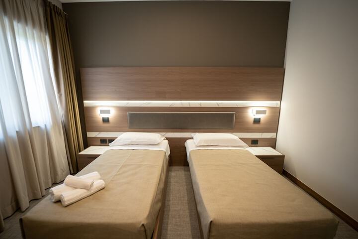 Room 10 of 39