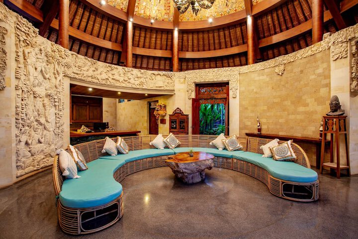 Hotel Interior 4 of 163