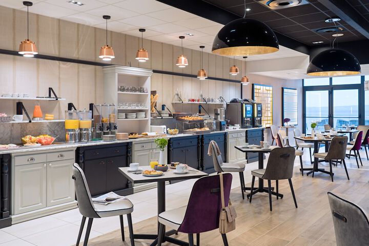 Breakfast/Coffee Service 15 of 24