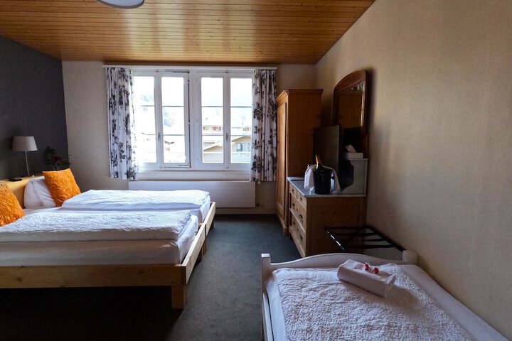 Room 11 of 173