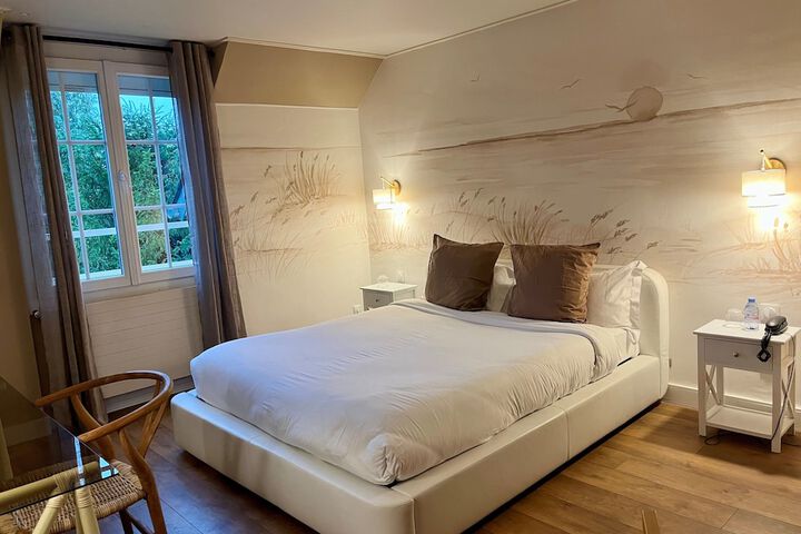 Room 8 of 24