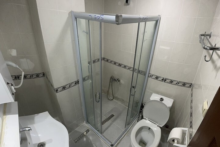 Room 4 of 11