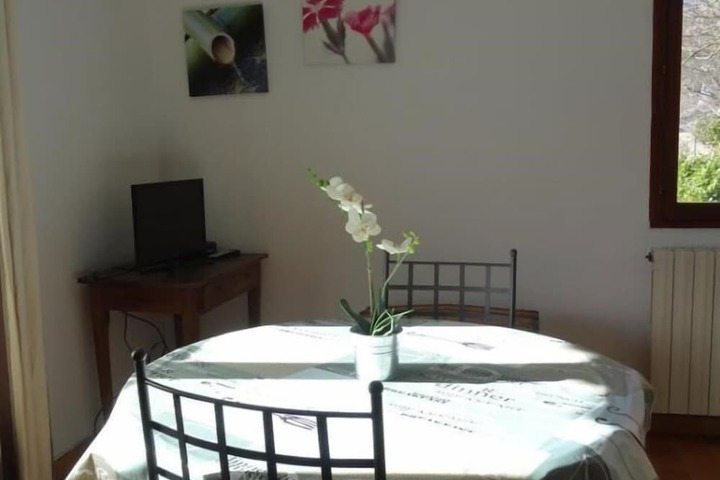 Room 10 of 29