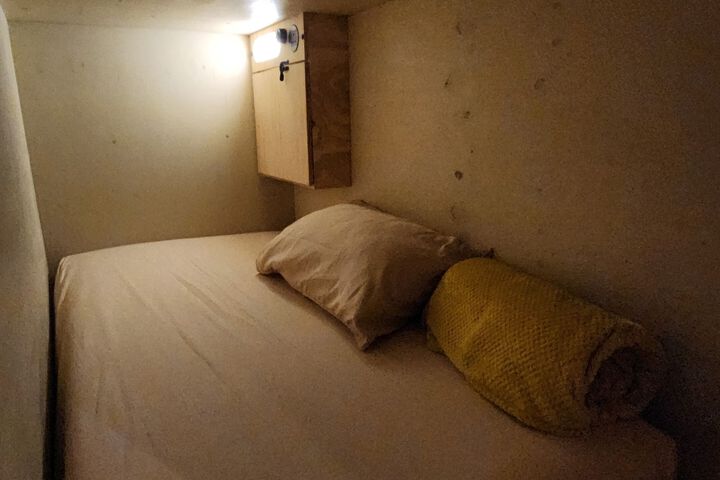 Room 6 of 7