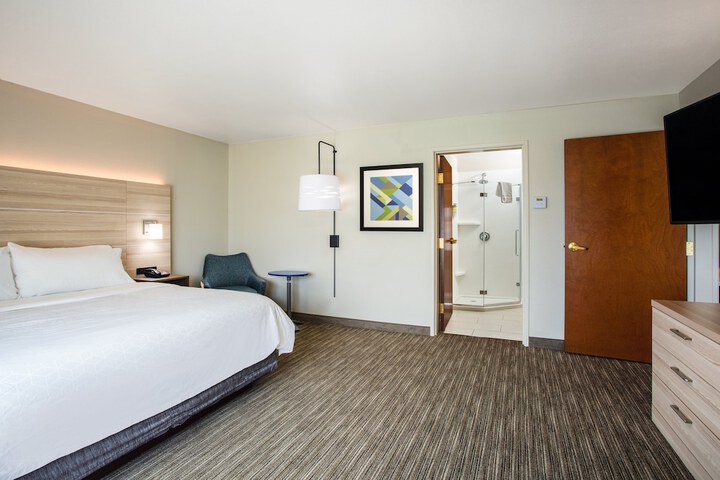 Room 6 of 38