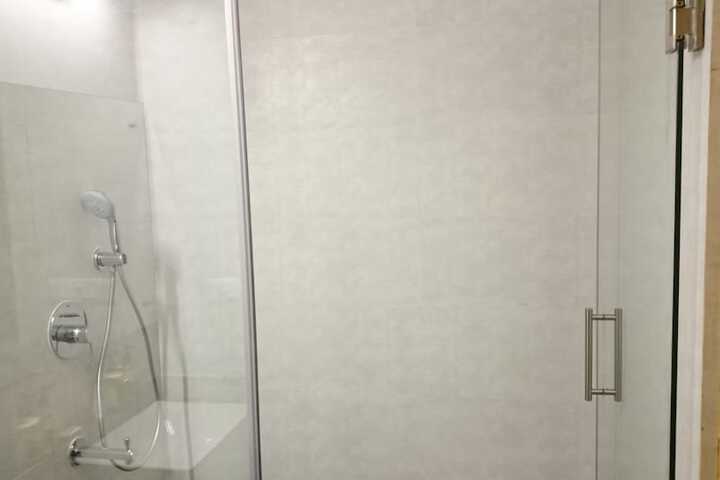 Room 16 of 30