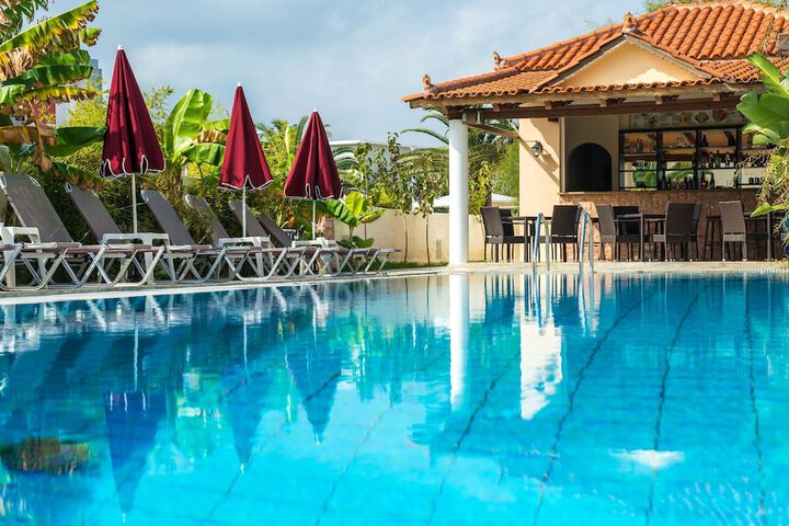 Pool Hotel