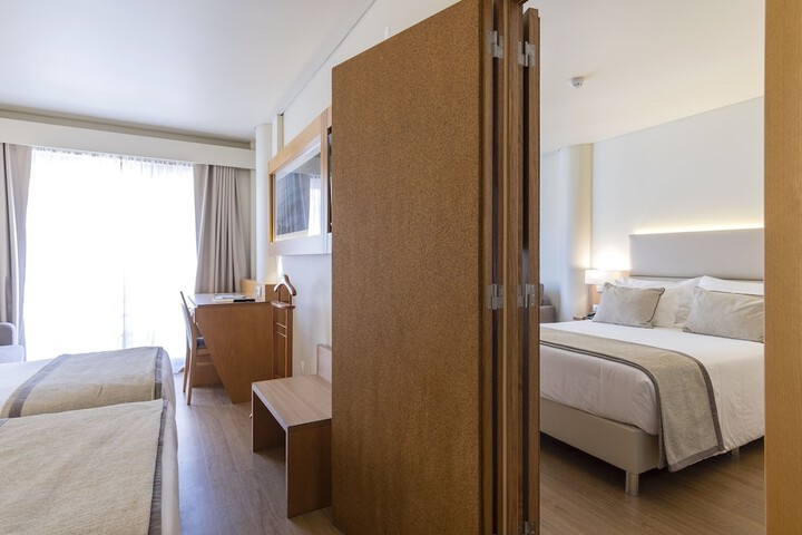 Room 44 of 169