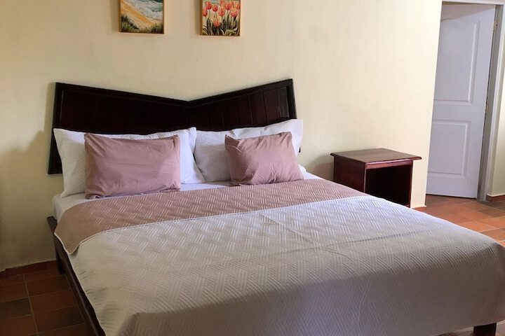 Room 2 of 8