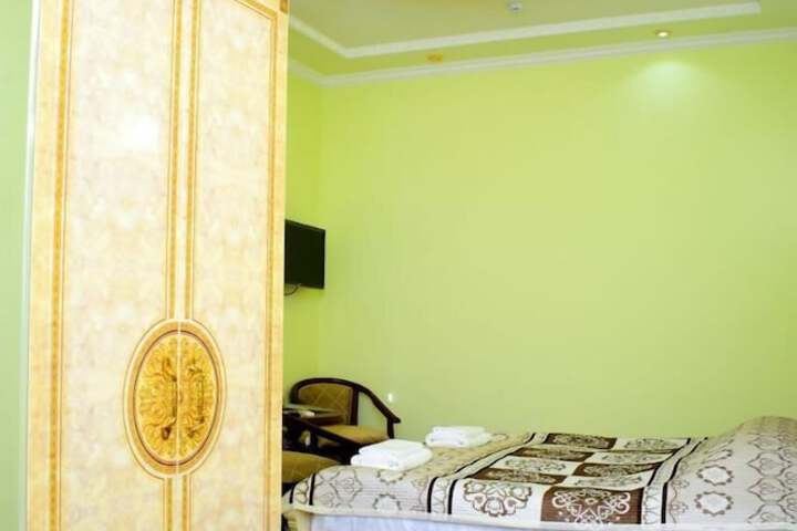 Room 6 of 22