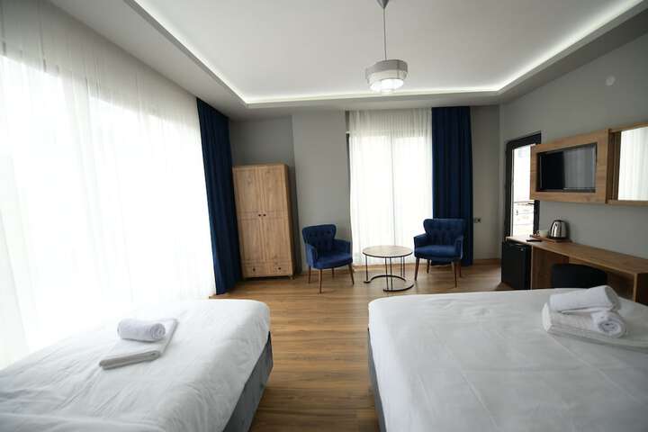 Room 6 of 34
