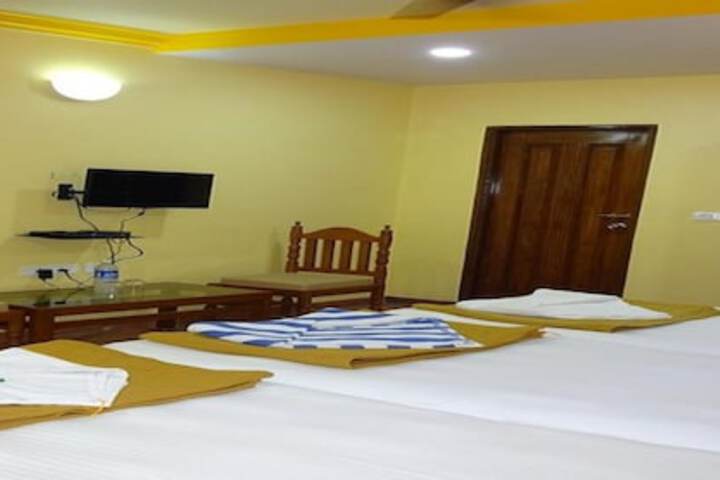 Room 11 of 26