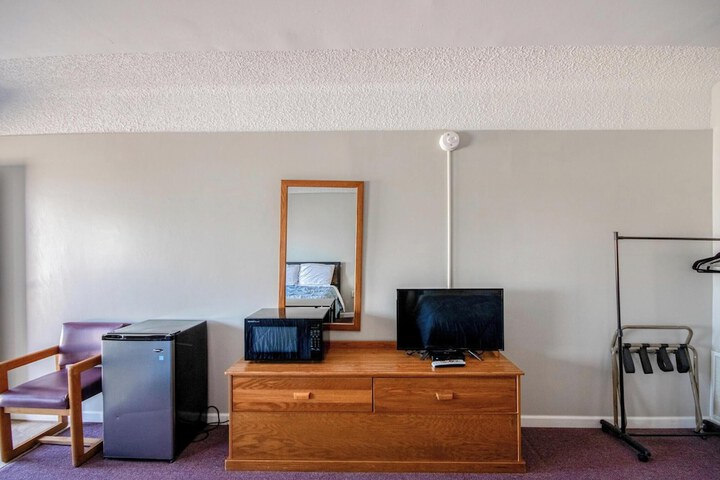 Room 13 of 34